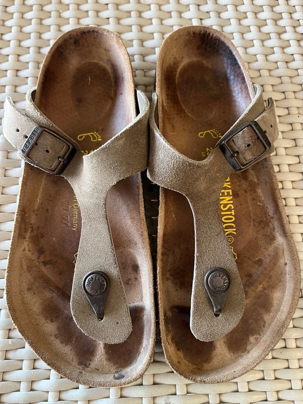 Birkenstock Gizeh Suede Sandals - Taupe Brown W5.5-6